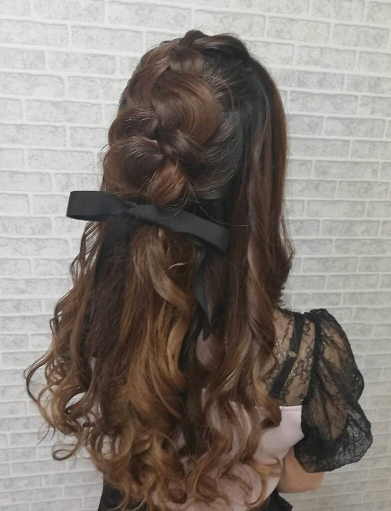 トップ編み込みハーフアップ