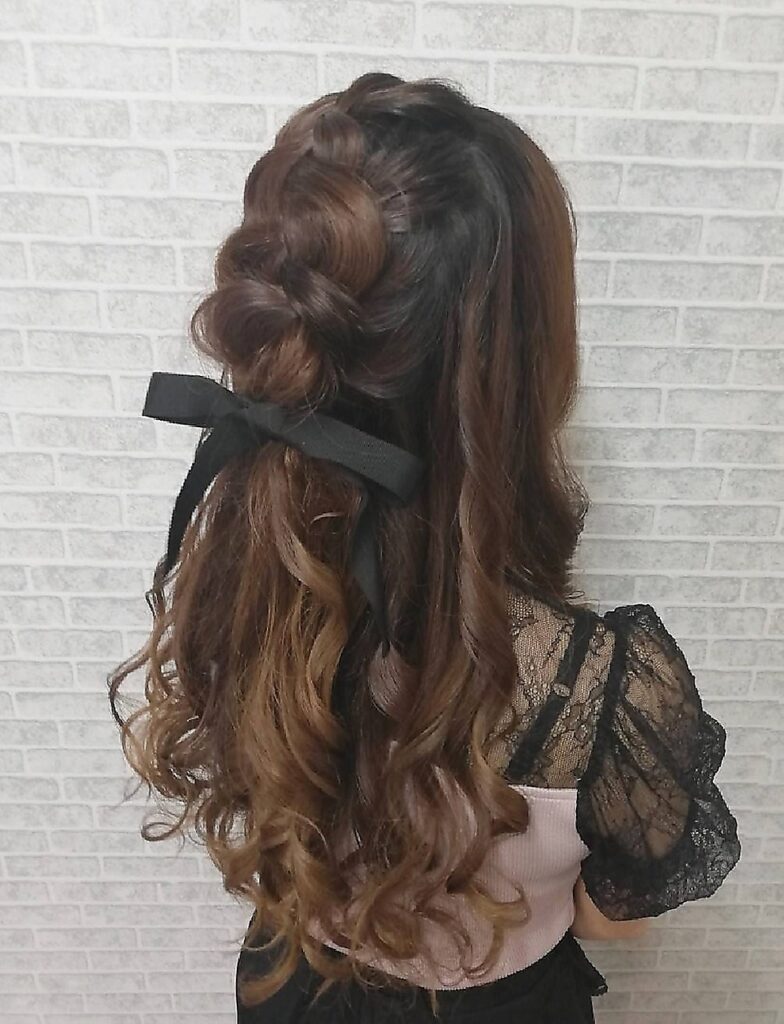 トップ編み込みハーフアップ