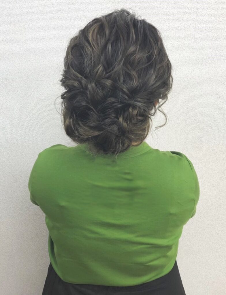 ルーズアップヘア