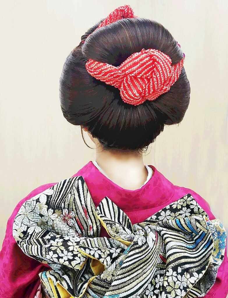 振袖にかわいいぷっくり日本髪