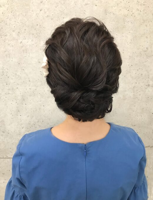 上品なニュアンスのアレンジヘア